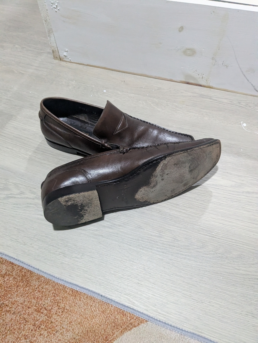 Men Shoe - Picture 2 of 4